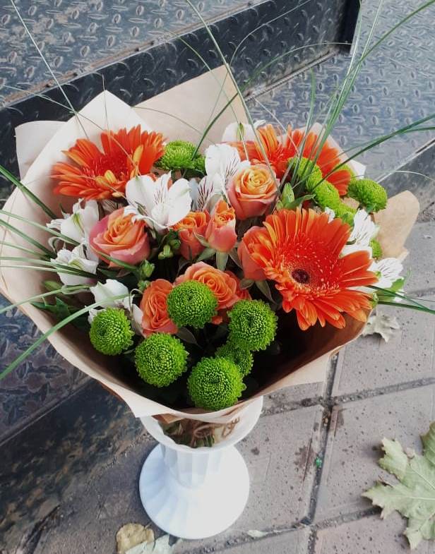 Букет цветов из: Герберы, Хризантемы, Альстромерии и Розы в Самойловке