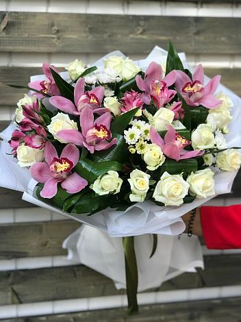 Букет цветов из: Розы и Хризантемы в Самойловке