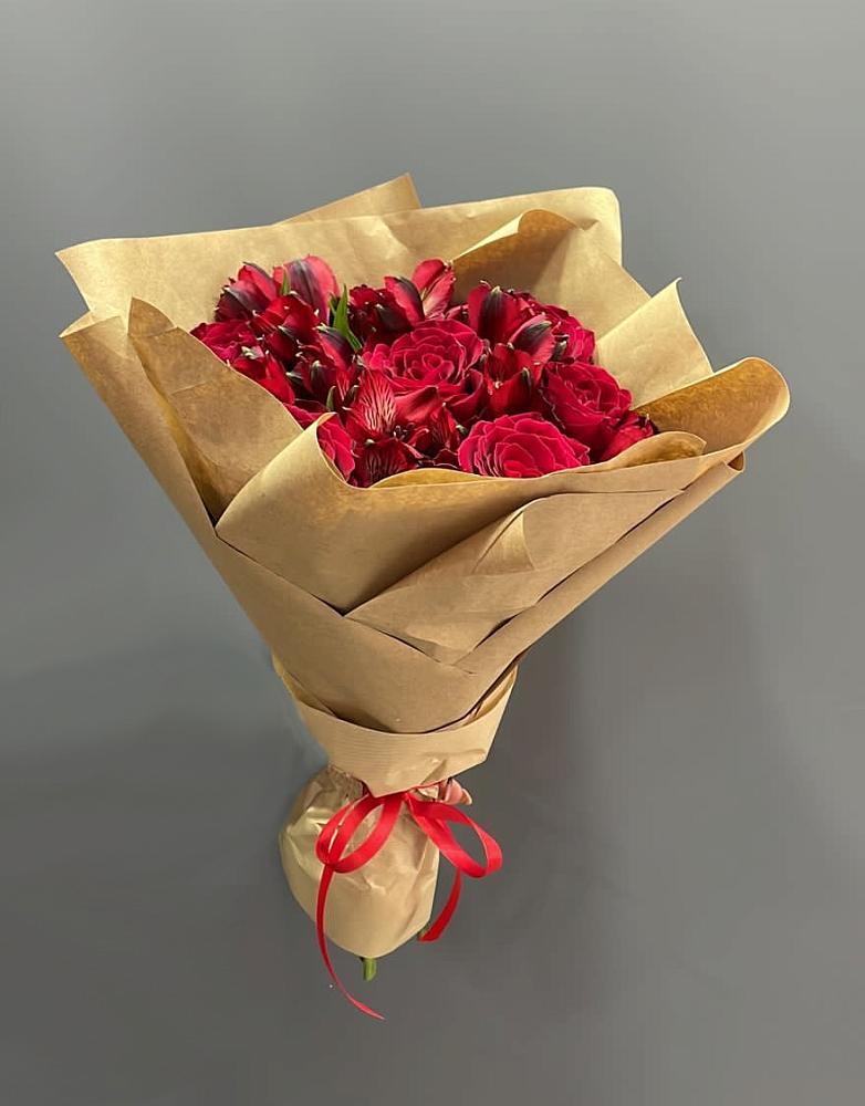 Букет цветов из: Альстромерии и Розы в Самойловке