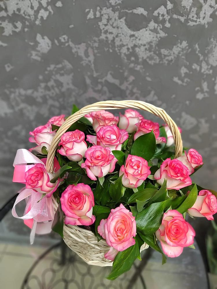 Цветочная композиция из Розы в корзине в Самойловке