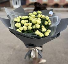 Букет Белые кустовые розы Солинеро в Самойловке