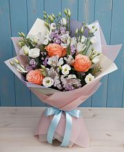Букет цветов из:  Лизиантусы, Розы, Альстромерии и Гипсофила в Самойловке