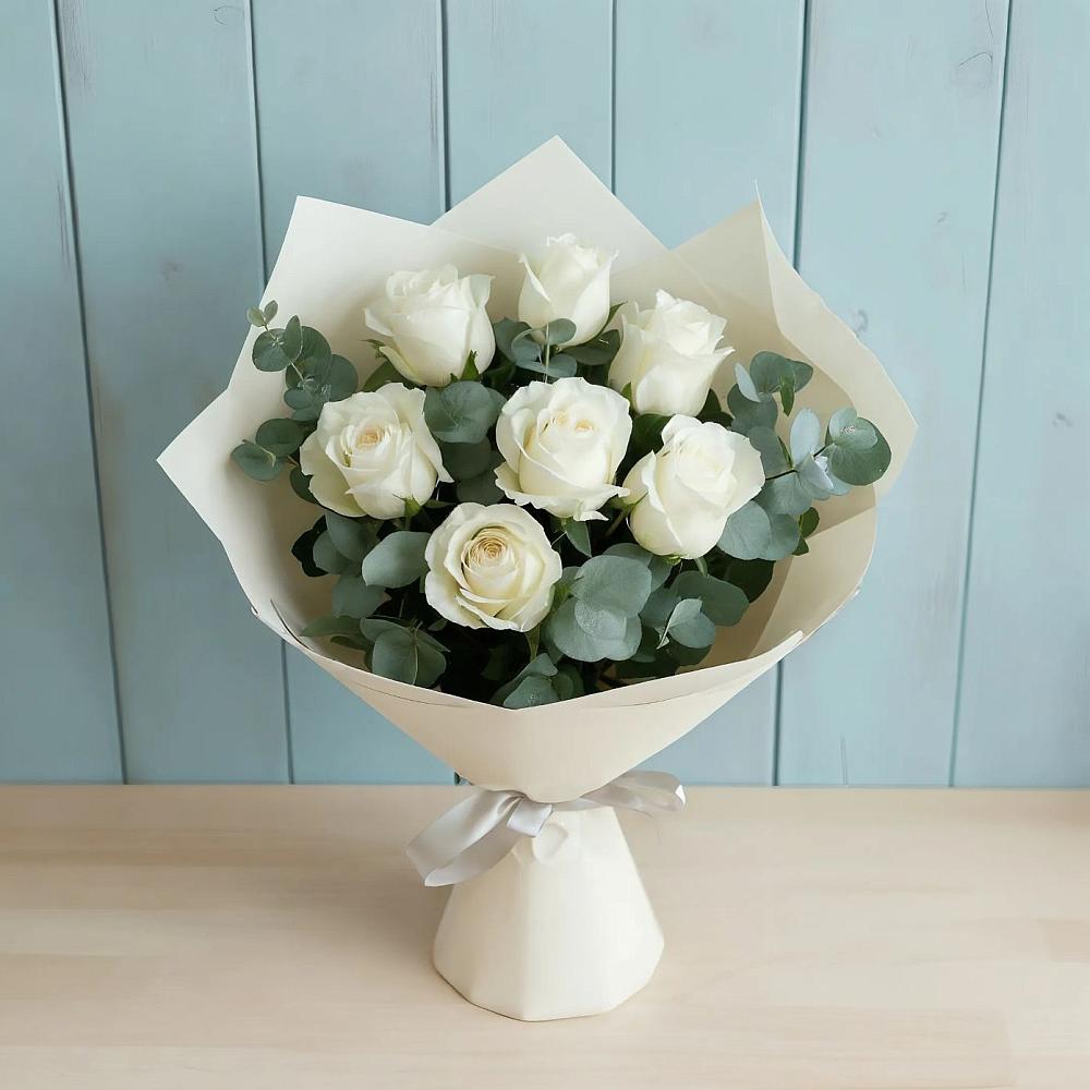 Букет Белые розы в Эвкалипте в Самойловке