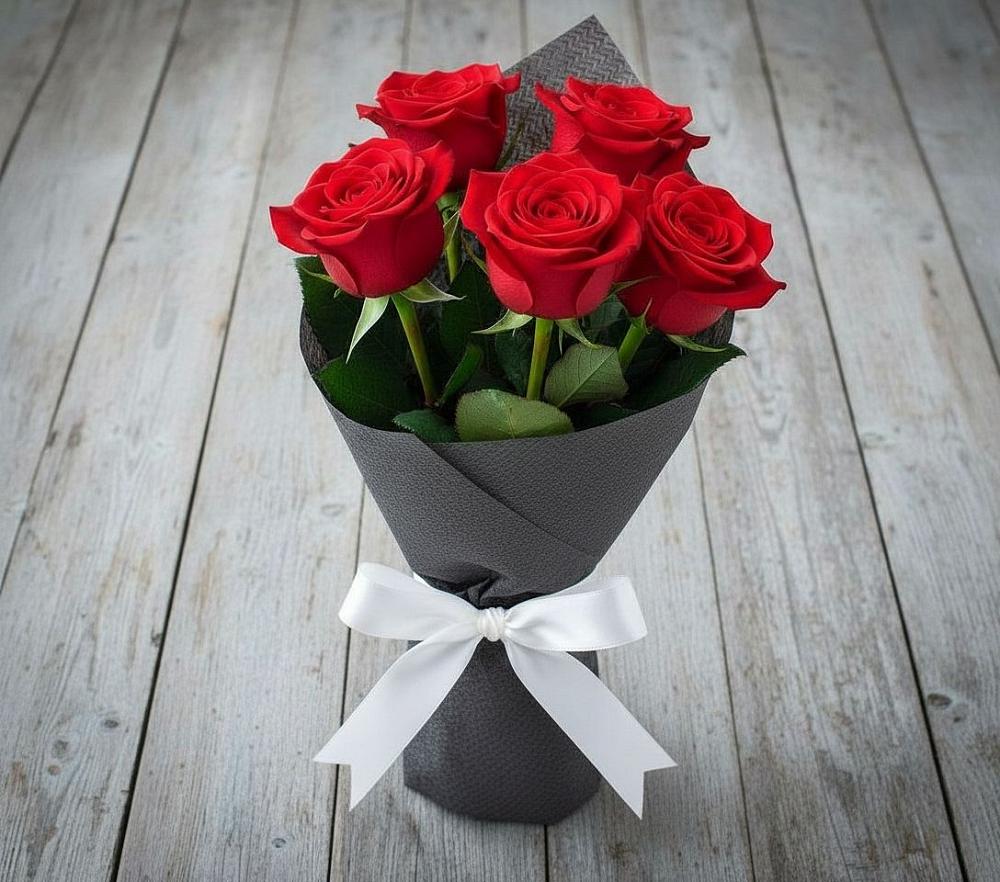 Букет 5 Красных роз Эдлесс Лав в Самойловке