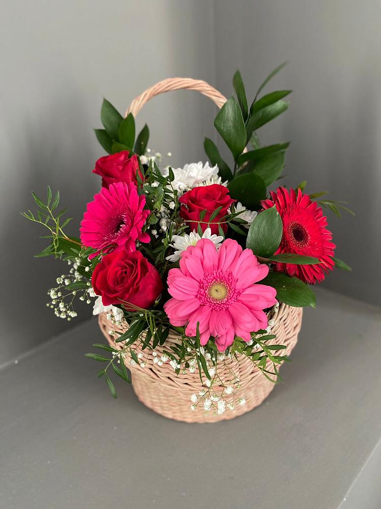Цветочная композиция из Розы, Хризантемы и Герберы в корзине в Самойловке