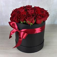 Цветочная композиция из Розы в шляпной коробке в Самойловке