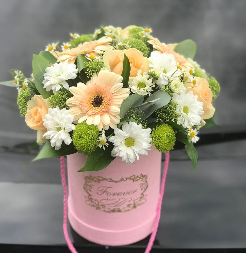 Цветочная композиция из Розы, Герберы и Хризантемы в шляпной коробке в Самойловке