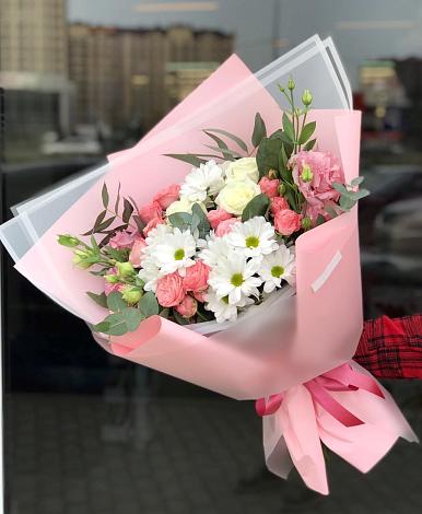 Букет цветов из: Розы, Лизиантусы и Хризантемы в Самойловке